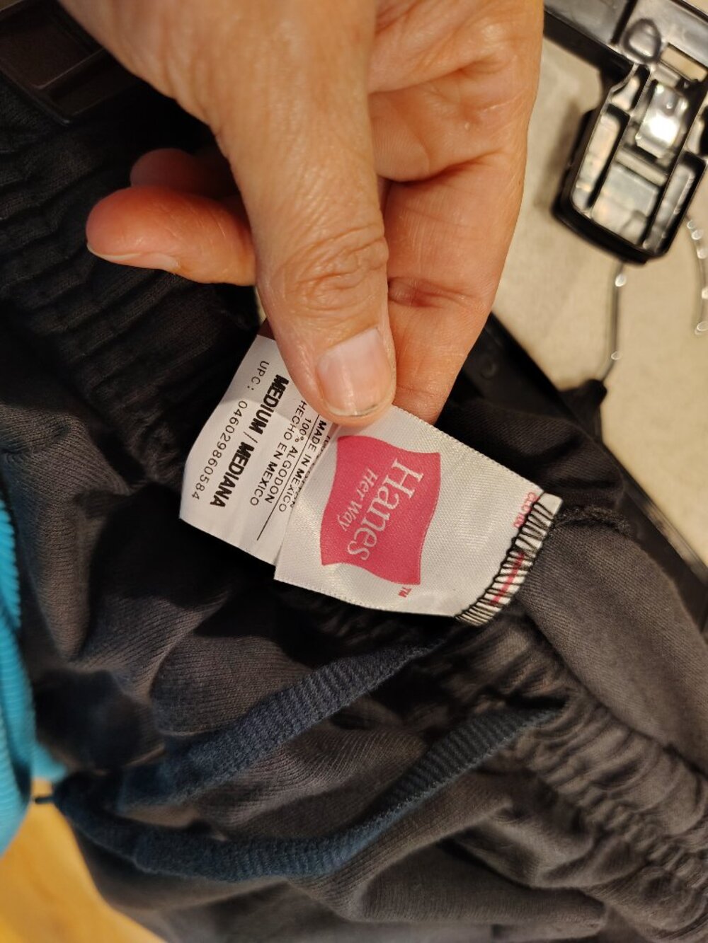 Hanes Her Way Women's Black Shorts Size Medium Cotton Elastic Waistband Pockets - Picture 10 of 10